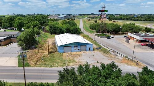 1406 Neptune Dr, Clinton, OK, 73601-9721 | Card Image