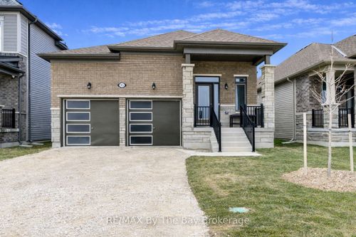 15 Union Blvd, Wasaga Beach, ON, L9Z0M6 | Card Image