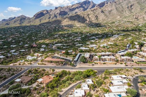 6360 N Camino Los Mochis, Tucson, AZ, 85718 | Card Image