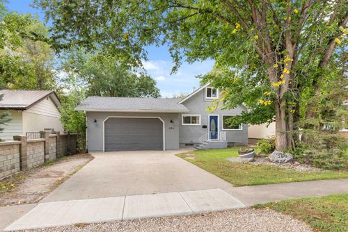 326 5 St Se, Redcliff, AB, T0J2P0 | Card Image