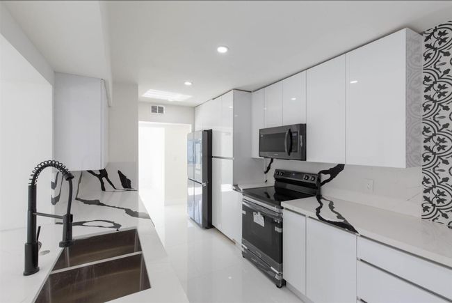 1919 Mimosa Ave, House other with 3 bedrooms, 2 bathrooms and null parking in Fort Pierce FL | Image 11