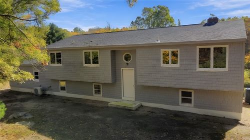 189 Woody Hill Rd, Hope Valley, RI, 02832-1257 | Card Image