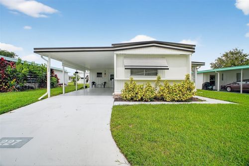 227 Paradise S, LEESBURG, FL, 34788-8687 | Card Image