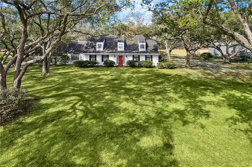 304 Royal Dr, Slidell, LA, 70460-5206 | Card Image