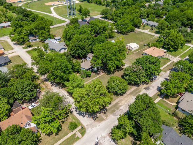 601 N Main St, House other with 3 bedrooms, 2 bathrooms and null parking in Leonard TX | Image 36