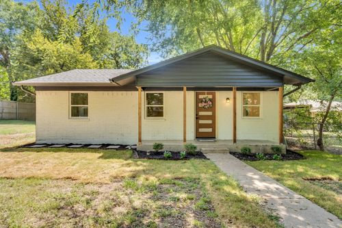 107 S Gibson St, Waxahachie, TX, 75165-3207 | Card Image