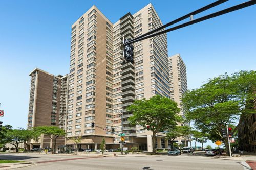 24e-6301 N Sheridan Rd, Chicago, IL, 60660-1772 | Card Image