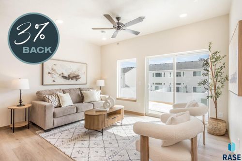 8013 E Tencate Pl, Sioux Falls, SD, 57110-6521 | Card Image