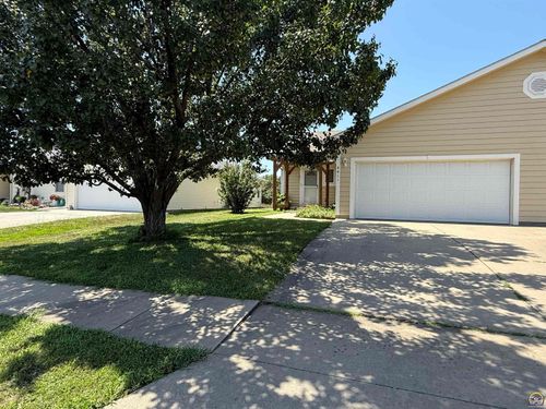 4411 Se Minnesota Ave, Topeka, KS, 66609 | Card Image