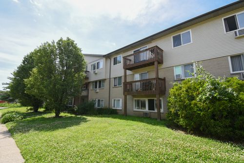 3f-655 Deepwoods Dr, Mundelein, IL, 60060-3657 | Card Image