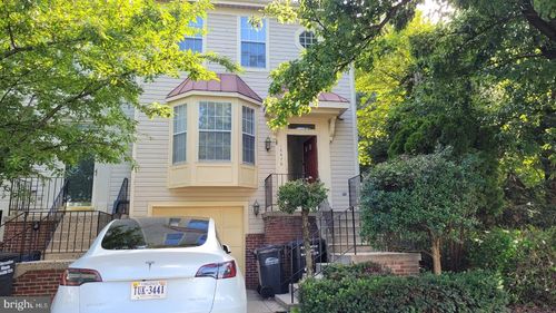 10676 Winfield Loop, MANASSAS, VA, 20109-8231 | Card Image