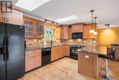 1158 Kathleen Dr, House other with 4 bedrooms, 3 bathrooms and 6 parking in Duncan BC | Image 3