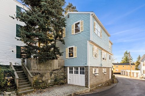 12 Bassett St, Marblehead, MA, 01945-3362 | Card Image