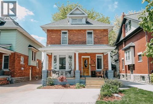 235 Oak Ave, Windsor, ON, N9A5E5 | Card Image