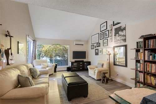 1294 Denman St, Victoria, BC, V8T1L8 | Card Image