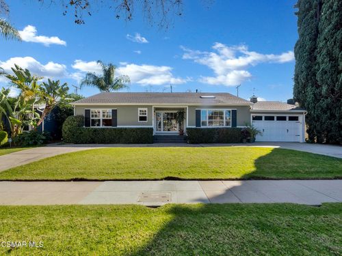 1524 W Riverside Dr, Burbank, CA, 91506-3028 | Card Image