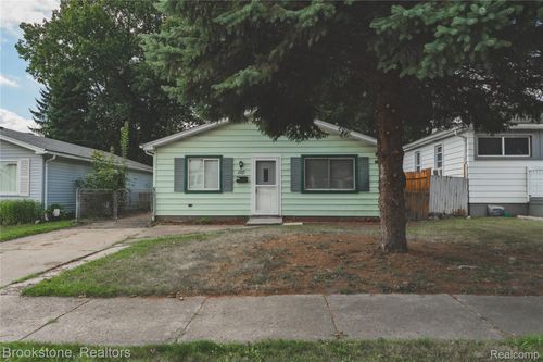 110 E Cornell Ave, Pontiac, MI, 48340-2632 | Card Image