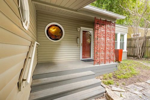 3715 Robinson Ave, Austin, TX, 78722-1813 | Card Image