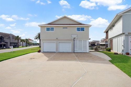 223 Easterly Dr, Tiki Island, TX, 77554-9191 | Card Image