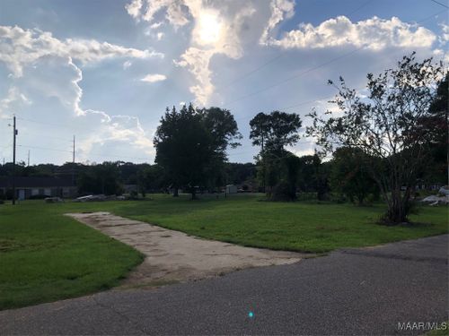 101 Pinehaardt Dr, Selma, AL, 36701-7262 | Card Image