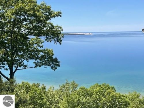c-2C Pinnacle Pl, Glen Arbor, MI, 49636 | Card Image