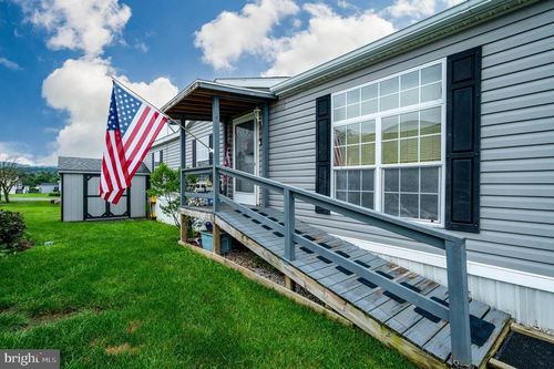 5257 Brunswick Ln, Macungie, PA, 18062-8650 | Card Image