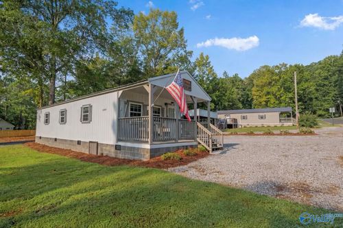 355 Whitaker Dr, Grant, AL, 35747-7808 | Card Image