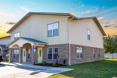 705 Se Townhomes Blvd, Lake Butler, FL, 32054-2234 | Card Image