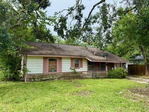 6038 Glenhurst Dr, Houston, TX, 77033-1312 | Card Image