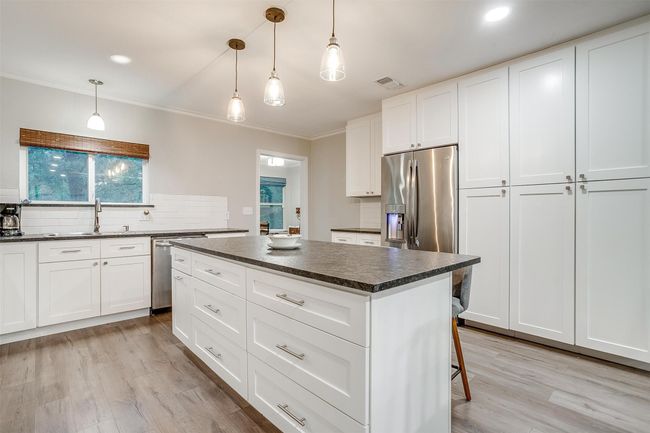 1 - 3707 Knob Hill Rd, Home with 5 bedrooms, 4 bathrooms and 3 parking in Azle TX | Image 10