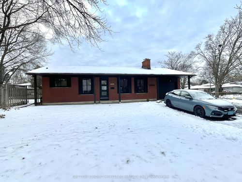 955 Hawthorne Crt, Oshawa, ON, L1H2H4 | Card Image