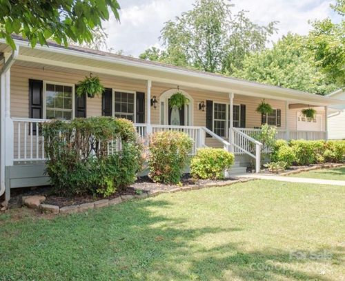 35 Sydney Ln, Asheville, NC, 28806-9627 | Card Image
