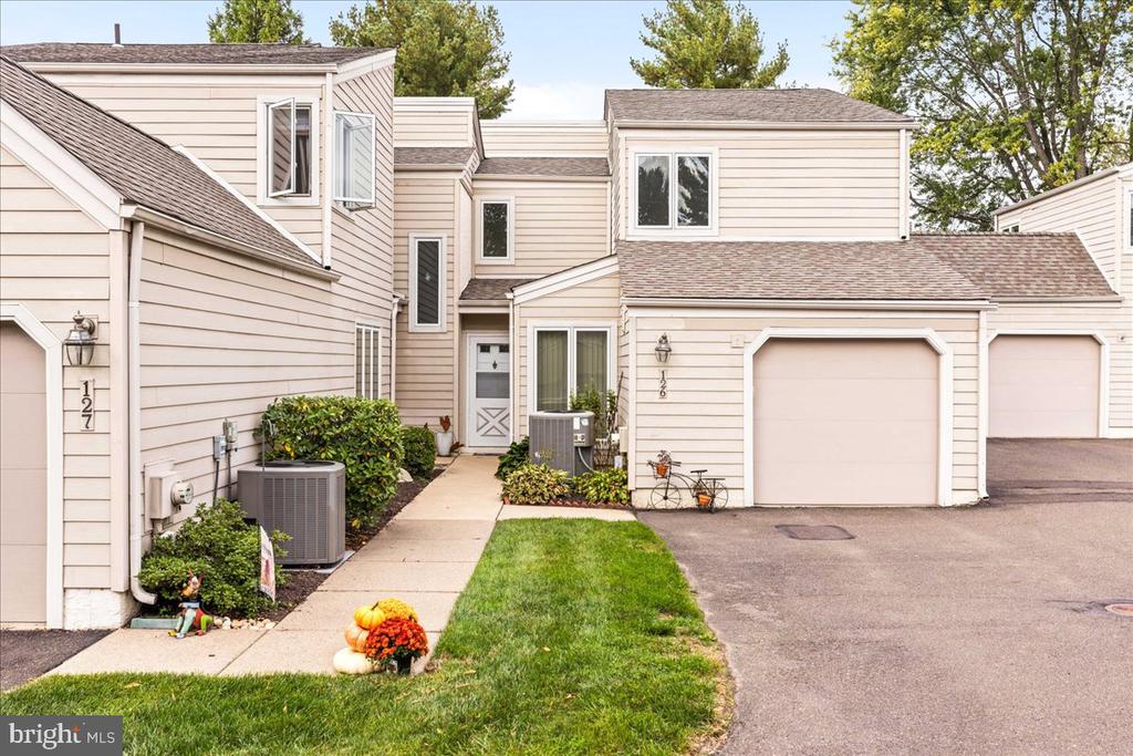 Westbury Ct, Doylestown, PA 18901