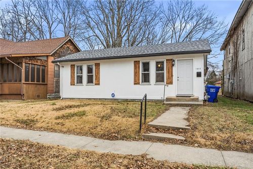 1317 S Ohio Ave, Sedalia, MO, 65301-5846 | Card Image