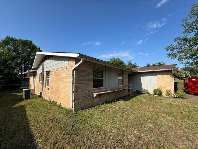 819 Wateka Way, House other with 3 bedrooms, 2 bathrooms and null parking in Richardson TX | Image 8