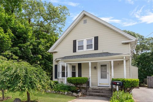 32 N Clarendon St, Cranston, RI, 02910-1913 | Card Image