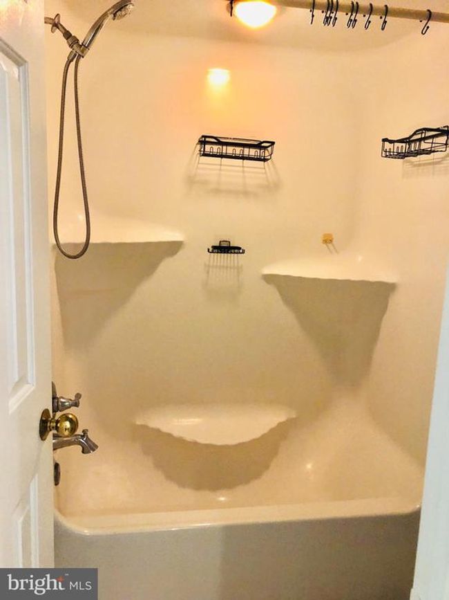 UNIT-302 - 2804 Lee Oaks Pl, Condo with 2 bedrooms, 2 bathrooms and null parking in FALLS CHURCH VA | Image 16