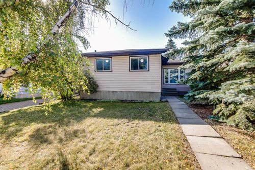 251 Pineland Place Ne, Calgary, AB, T1Y4L3 | Card Image