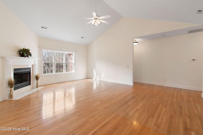 102 E Sanderling Cir, House other with 2 bedrooms, 2 bathrooms and 2 parking in Hampstead NC | Image 6