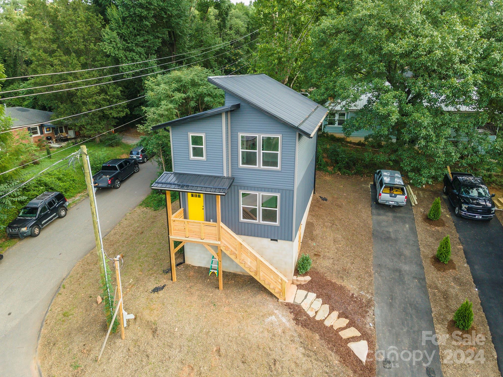Alta Ave, Asheville, NC 28803