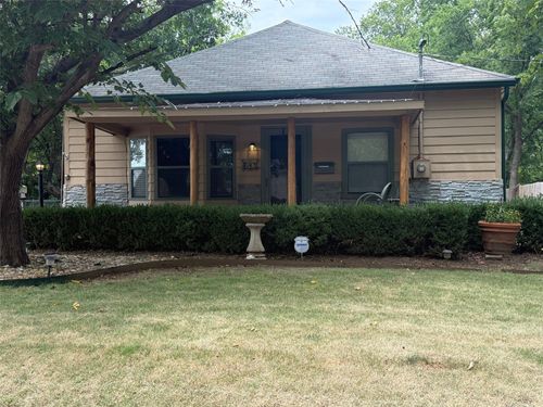 643 E South St, Whitesboro, TX, 76273-2308 | Card Image