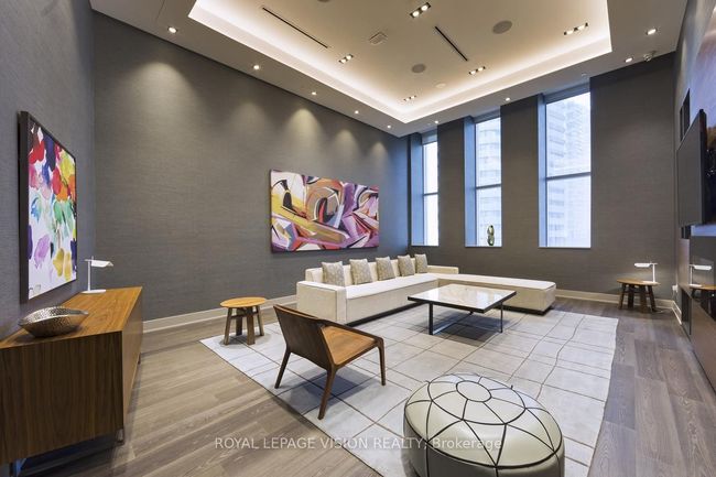 2104 - 10 York St, Condo with 2 bedrooms, 1 bathrooms and null parking in Toronto ON | Image 43