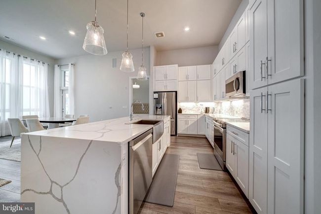 APT-102 - 1761 Old Meadow Rd, Condo with 2 bedrooms, 3 bathrooms and null parking in MCLEAN VA | Image 17