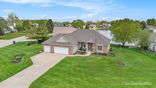 938 Mid Bluff Dr, Zeeland, MI, 49464-9190 | Card Image