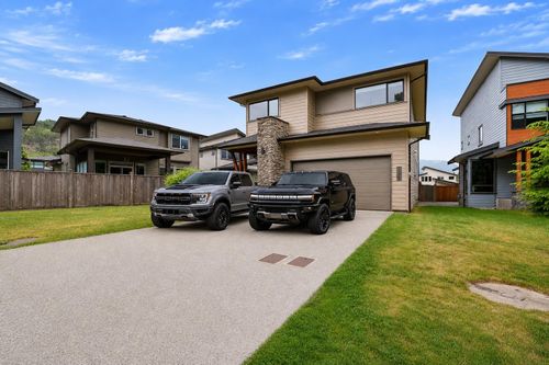39340 Falcon Cres, Squamish, BC, V8B0Y9 | Card Image