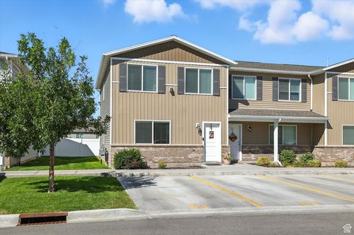 apt-93-320 W 600 S, Tremonton, UT, 84337-2152 | Card Image