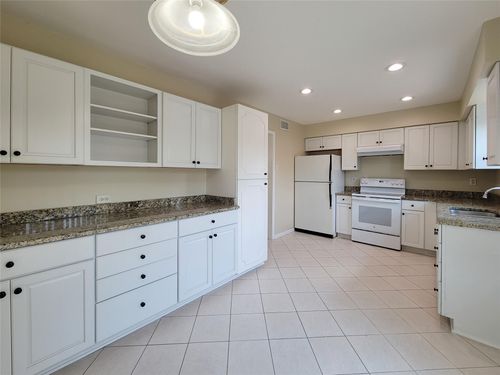 114-7600 Burgoyne Rd, Houston, TX, 77063-3105 | Card Image