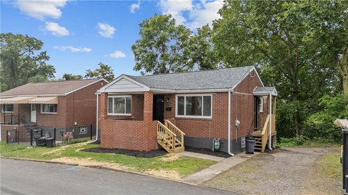2714 Kansas St, Mckeesport, PA, 15132-7840 | Card Image