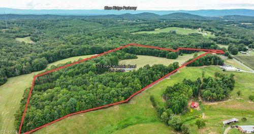 733 Slate Mountain Rd, Mount Airy, NC, 27030-4883 | Card Image