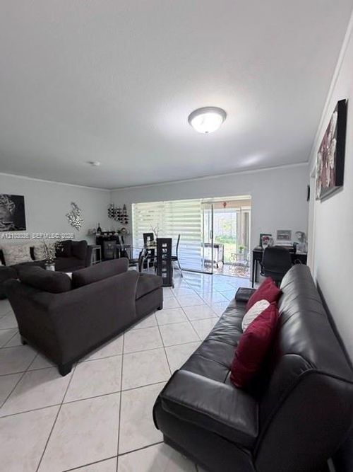 21942e-17204 Sw 113 Ct, Miami, FL, 33157 | Card Image